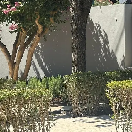 Дом отдыха Casa Com Jardim Perto Da