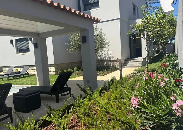 Casa Com Jardim Perto Da سيسيمبرا