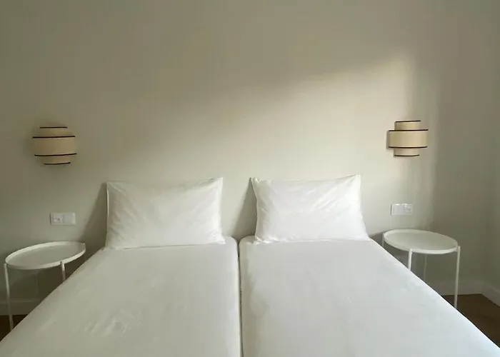 Casa Com Jardim Perto Da بيت للعطل سيسيمبرا