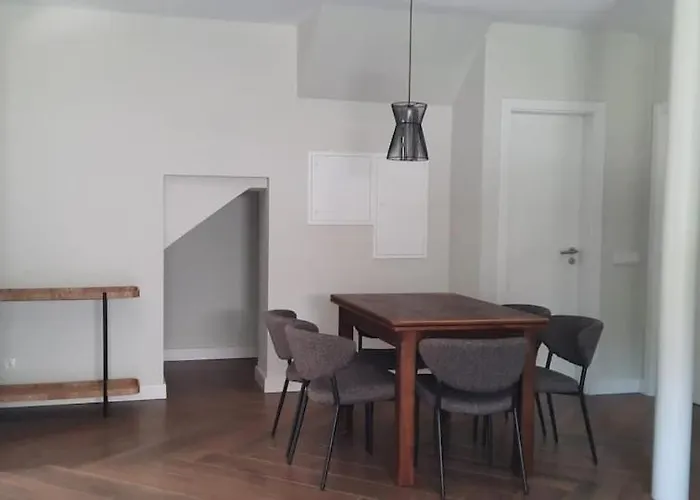 Casa Com Jardim Perto Da سيسيمبرا