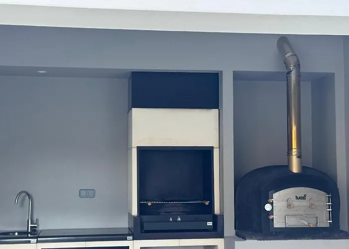 Casa Com Jardim Perto Da سيسيمبرا