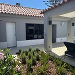 Casa Com Jardim Perto Da Σεσίμπρα