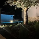 Casa Com Jardim Perto Da * Σεσίμπρα