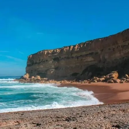 Holiday home Casa Com Jardim Perto Da Praia Sesimbra