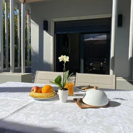 Casa Com Jardim Perto Da Praia Sesimbra