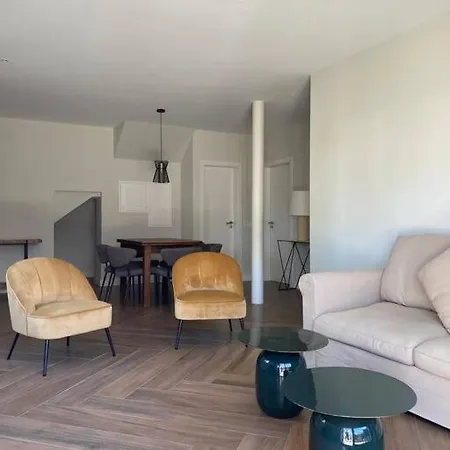 Casa Com Jardim Perto Da Praia *