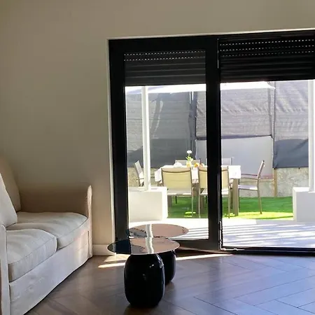 Casa Com Jardim Perto Da Praia Holiday home Sesimbra