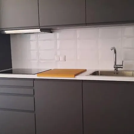 Casa Com Jardim Perto Da Praia