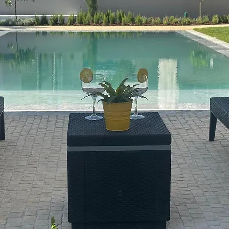 Casa Com Jardim Perto Da * Sesimbra