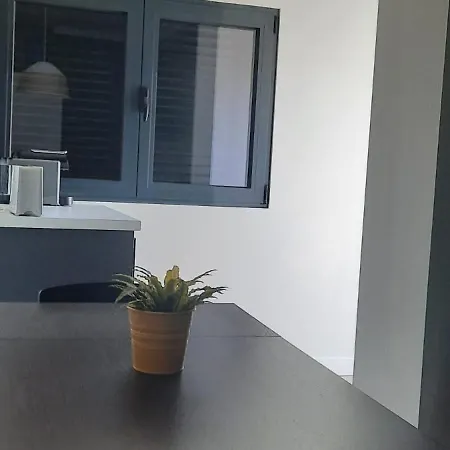 Casa Com Jardim Perto Da * Sesimbra