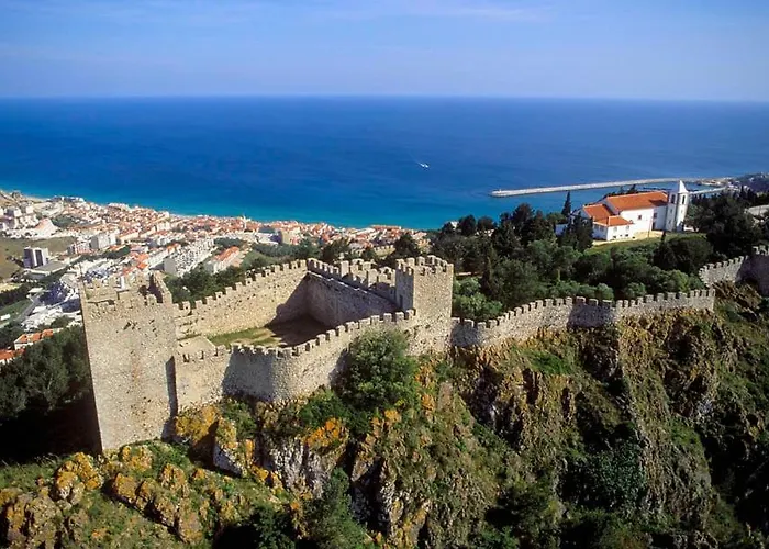 Casa Com Jardim Perto Da Σεσίμπρα