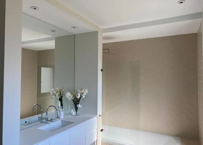 Casa Com Jardim Perto Da * Σεσίμπρα